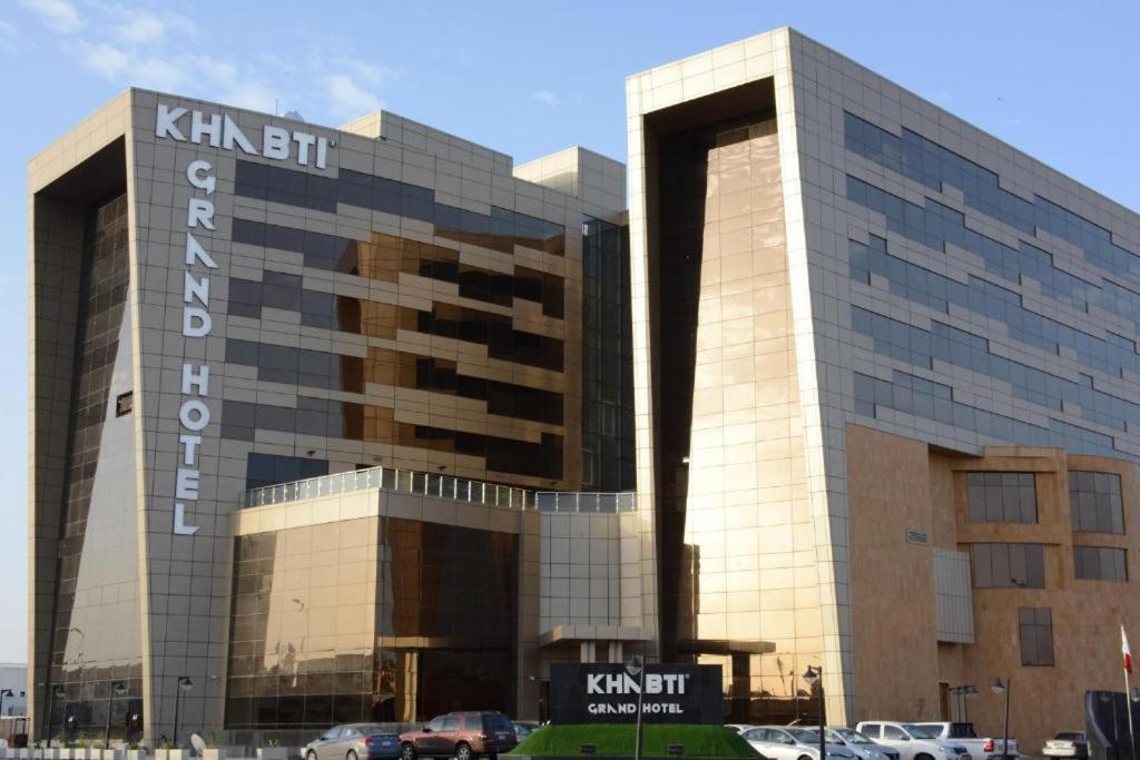 Khabti Grand Hotel Bisha Bagian luar foto