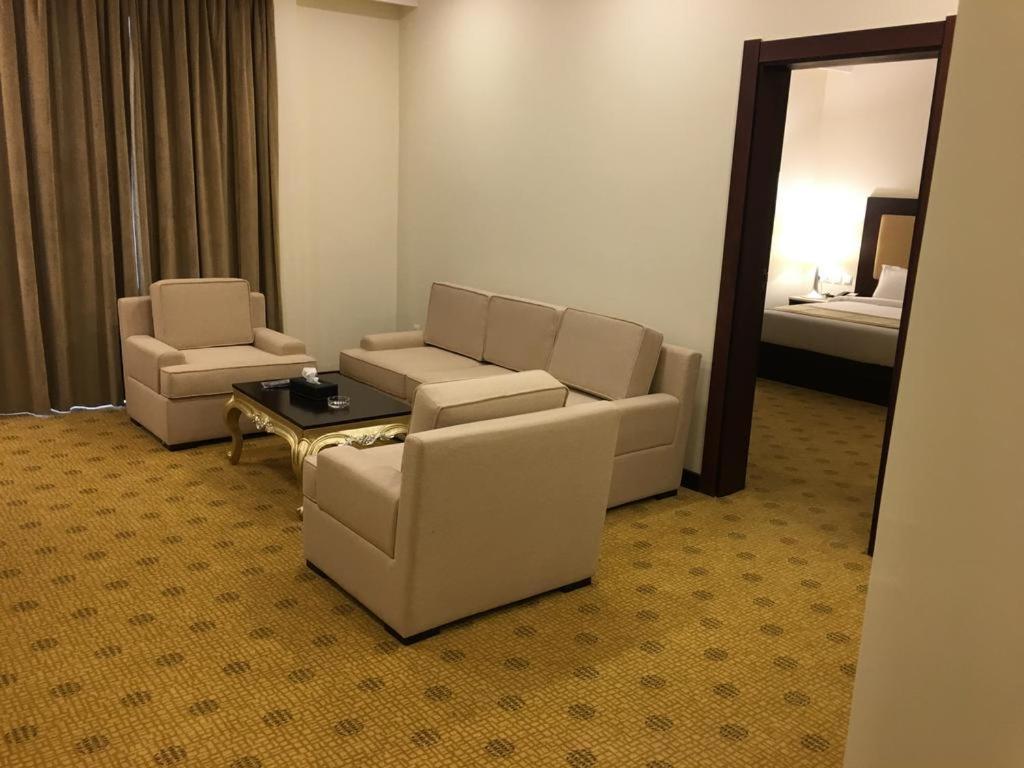 Khabti Grand Hotel Bisha Bagian luar foto